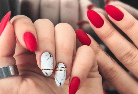 Komilfo: Elevating Nail Art to Perfection